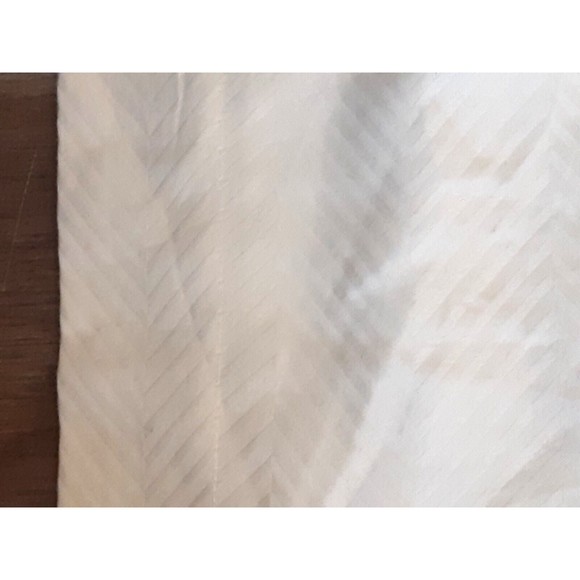 Bloomingdale elegant cream herringbone pattern single standard pillow sham - Picture 3 of 4